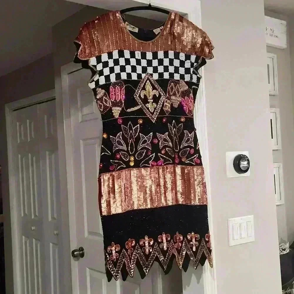 Vintage Fashion CreationFleur-de-lis Beaded Dress - Picture 3 of 9